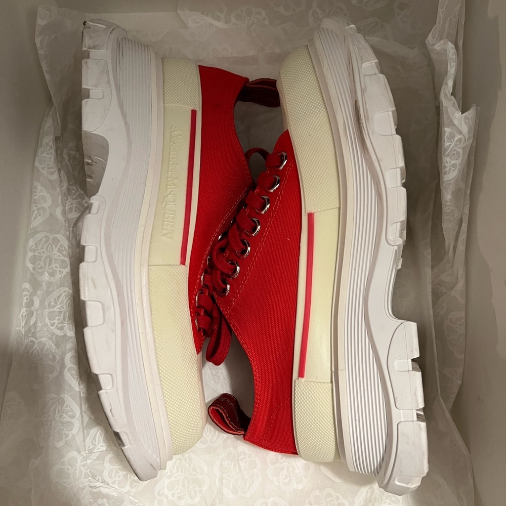 Alexander McQueen Tread
